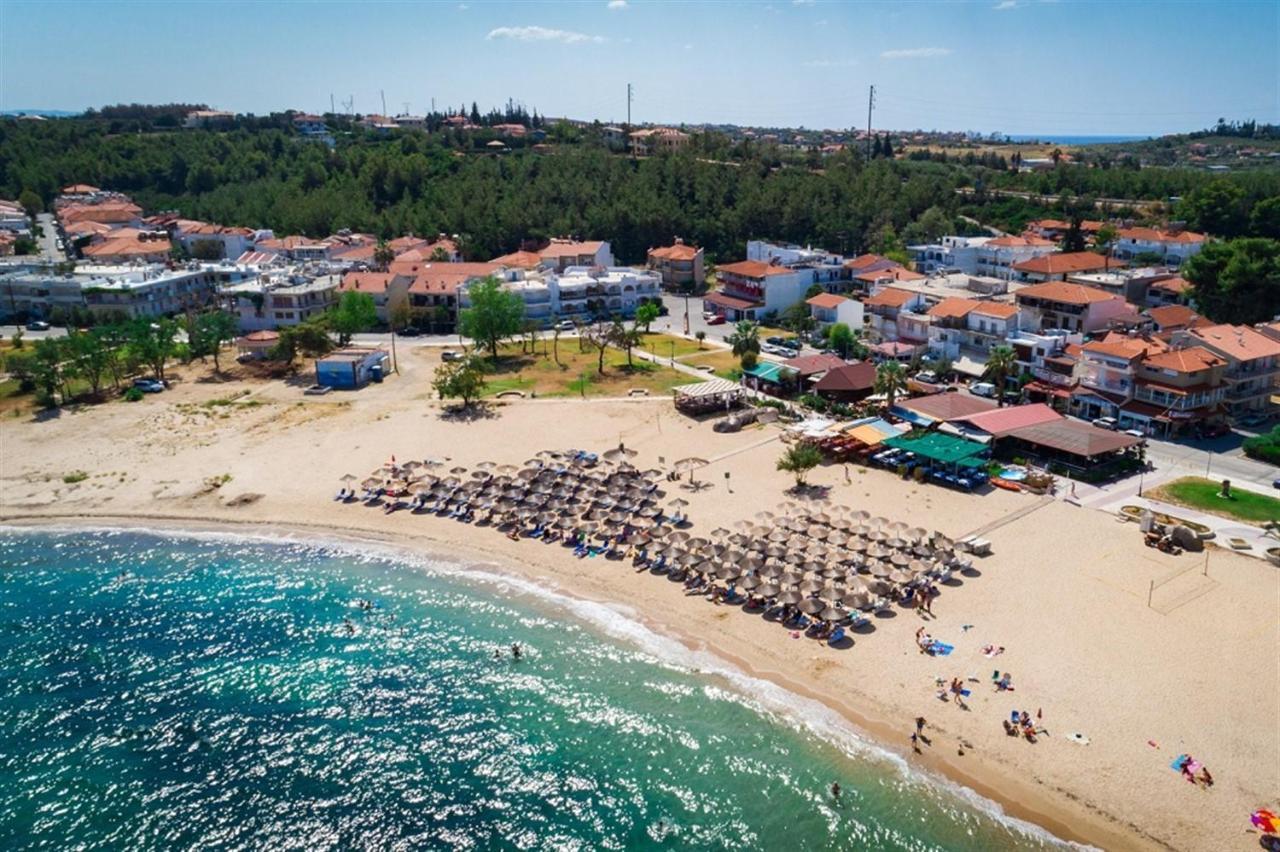 Irina Villa Nea Potidea Beach - 7 Guest Eksteriør billede